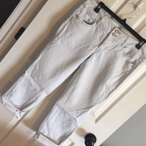 American Eagle white capris